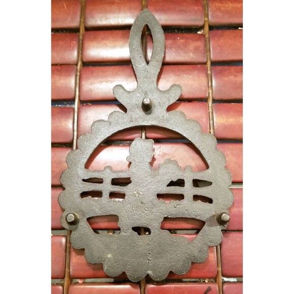 Vintage Pennsylvania Dutch Cast Iron Trivet Amish Woman Fraktur Good Luck - Picture 3 of 3